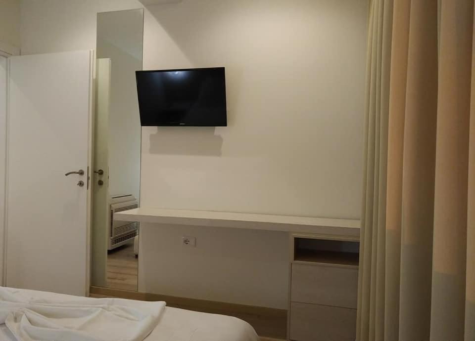 Deluxe Sea Apartment Vlorë Esterno foto