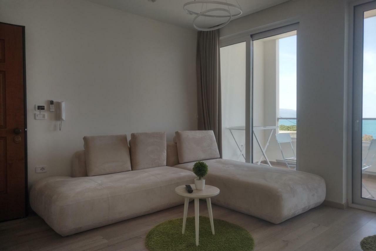 Deluxe Sea Apartment Vlorë Esterno foto