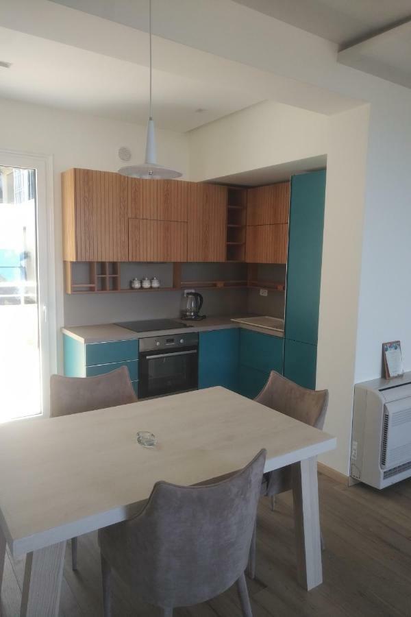 Deluxe Sea Apartment Vlorë Esterno foto